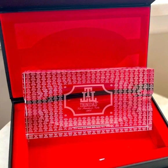 Trinidad cuban cigar company glass ashtray - Picture 1 of 3